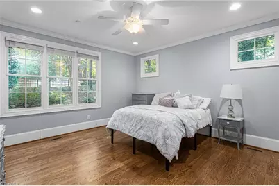 825 E Franklin Street, Chapel Hill, NC 27514 - Photo 18