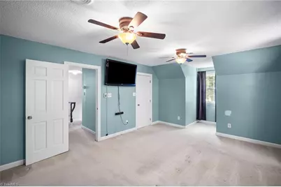 802 Kingston Drive, High Point, NC 27262 - Photo 32
