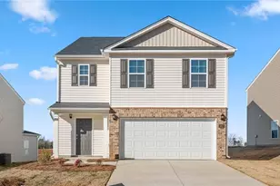 635 Beechwood Cir, Thomasville, NC 27360 - Photo 1