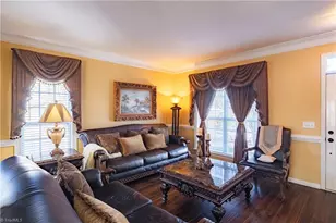3809 Parkway Vista Rd, Greensboro, NC 27409 - Photo 6