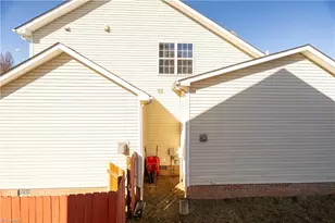 3809 Parkway Vista Rd, Greensboro, NC 27409 - Photo 2
