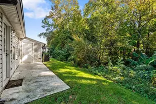 2564 Ambassador Ct, High Point, NC 27265 - Photo 30