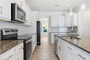 4622 Wesmar Ct, Pfafftown, NC 27040 - Photo 2