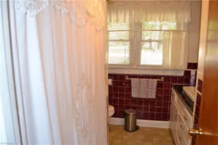 208 Hillcrest Dr, Madison, NC 27025 - Photo 34