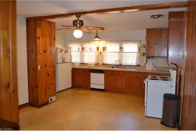 208 Hillcrest Drive, Madison, NC 27025 - Photo 26