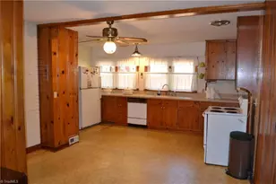 208 Hillcrest Dr, Madison, NC 27025 - Photo 26