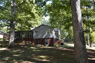 208 Hillcrest Dr, Madison, NC 27025 - Photo 6