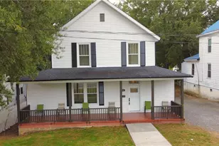 621 Lindsey St, Reidsville, NC 27320 - Photo 1