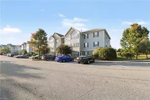 6121 Hedgecock Cir, High Point, NC 27265 - Photo 6