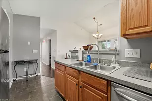 6121 Hedgecock Cir, High Point, NC 27265 - Photo 8