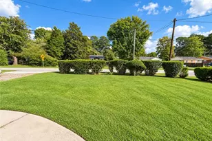 810 Mark St, High Point, NC 27260 - Photo 4