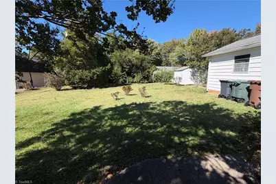 3020 Shady Lawn Drive, Greensboro, NC 27408 - Photo 16
