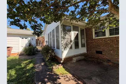 3020 Shady Lawn Drive, Greensboro, NC 27408 - Photo 20