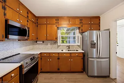 2708 Rockwood Road, Greensboro, NC 27408 - Photo 10