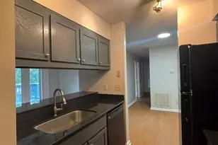 920 Highland Ave, Greensboro, NC 27403 - Photo 10