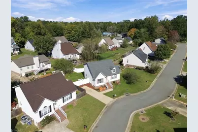 133 Hoskins Circle, Burlington, NC 27215 - Photo 2