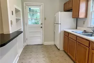 908 Glenwood Ave, Greensboro, NC 27403 - Photo 8