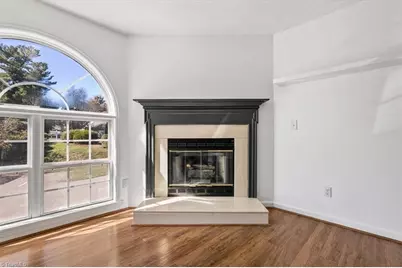 6704 W Friendly Avenue #4E, Greensboro, NC 27410 - Photo 8
