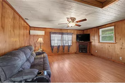 714 Montgomery Street, Reidsville, NC 27320 - Photo 2