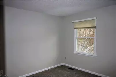 2713 Cottage Place Cottage Place, Greensboro, NC 27455 - Photo 6