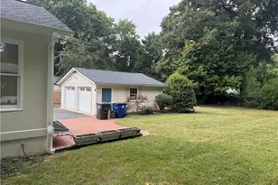 2719 Country Club Rd, Winston-Salem, NC 27104 - Photo 6