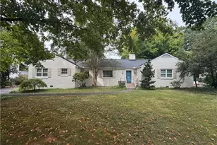 2719 Country Club Rd, Winston-Salem, NC 27104 - Photo 2