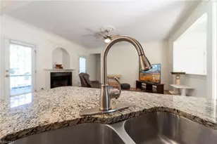 3915 Chadwyck Ct, Winston-Salem, NC 27106 - Photo 8