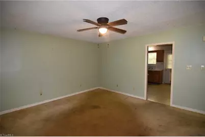 394 Meadow Lark Lane, Thomasville, NC 27360 - Photo 8