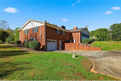 645 Ridgecrest Street, Wilkesboro, NC 28697 - Photo 8