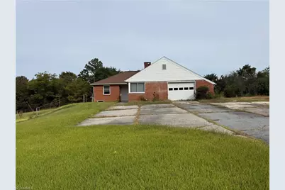 1660 W Lexington Avenue, High Point, NC 27262 - Photo 2