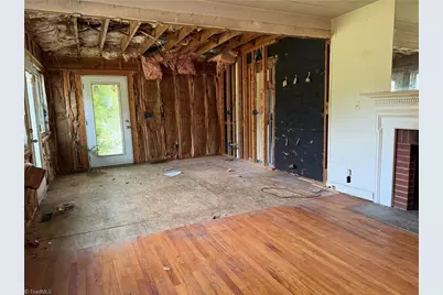 1660 W Lexington Avenue, High Point, NC 27262 - Photo 18