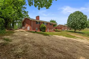 143 Gwynwood Dr, Mount Airy, NC 27030 - Photo 24