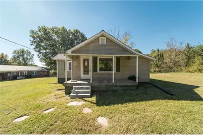 1015 Booth Street, Walnut Cove, NC 27052 - Photo 2