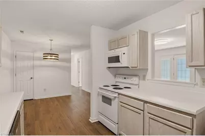 7149 W Friendly Avenue #D, Greensboro, NC 27410 - Photo 12