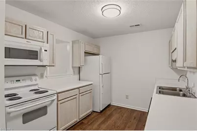 7149 W Friendly Avenue #D, Greensboro, NC 27410 - Photo 14