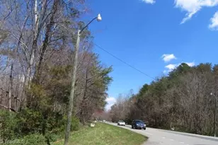 1 Valley Dr, Jonesville, NC 28642 - Photo 4