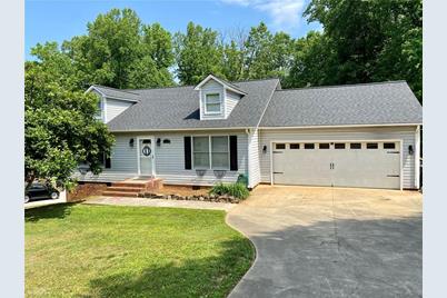 108 Treetop Court - Photo 1