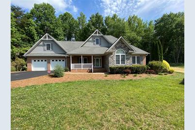 4611 Fern Creek Drive - Photo 1
