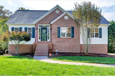 111 Wellesley Place Court - Photo 1