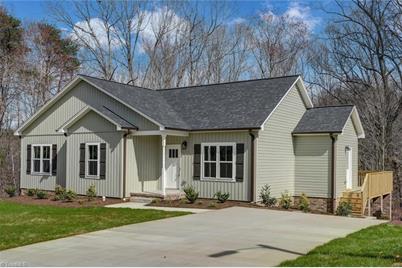1206 Deerfield Drive, Reidsville, NC 27320 - Photo 1
