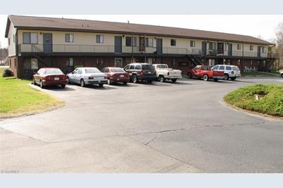 1006 Salisbury Street, Kernersville, NC 27284 - Photo 1