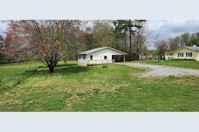 3944 E Nc Highway 268, Ararat, NC 27041 - Photo 1