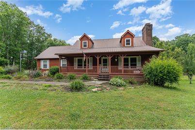 174 Brinkley Lane, Pilot Mountain, NC 27041 - Photo 1