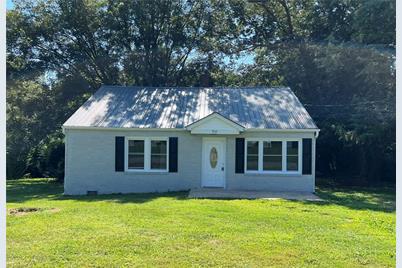 937 Brooklyn Avenue, Ramseur, NC 27316 - Photo 1