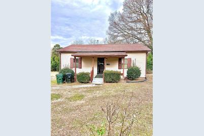 820 Chandler Avenue, Burlington, NC 27217 - Photo 1