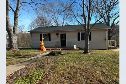 427 N 2nd Avenue, Mayodan, NC 27027 - Photo 1