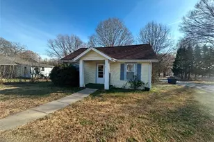 301 N 7th Ave, Mayodan, NC 27027 - Photo 1