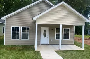 727 Meadowgreen Village Dr, Eden, NC 27288 - Photo 1