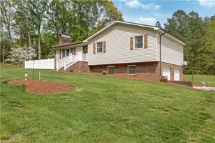 195 Old Farm Ln, Mocksville, NC 27028 - Photo 1