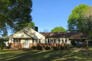 318 Daniel Adkins St, Eden, NC 27288 - Photo 1